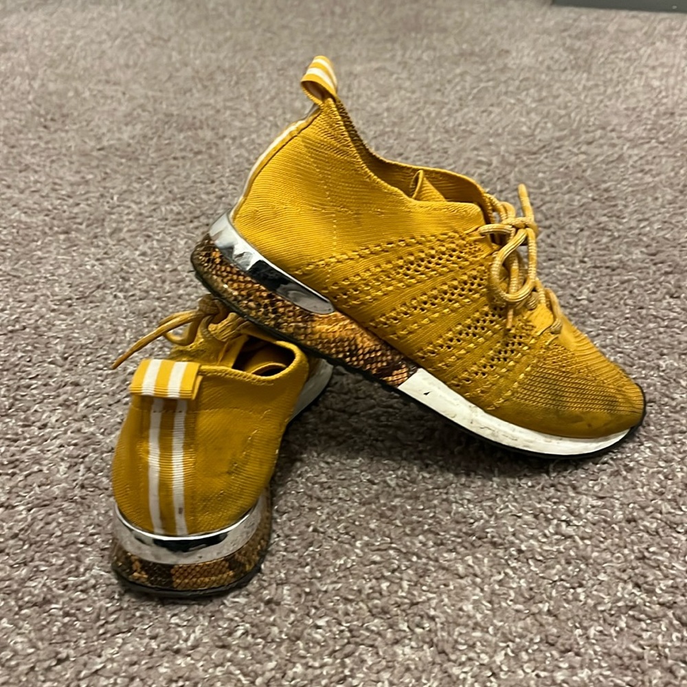 yellow snake sneakers (mustard yellow)
